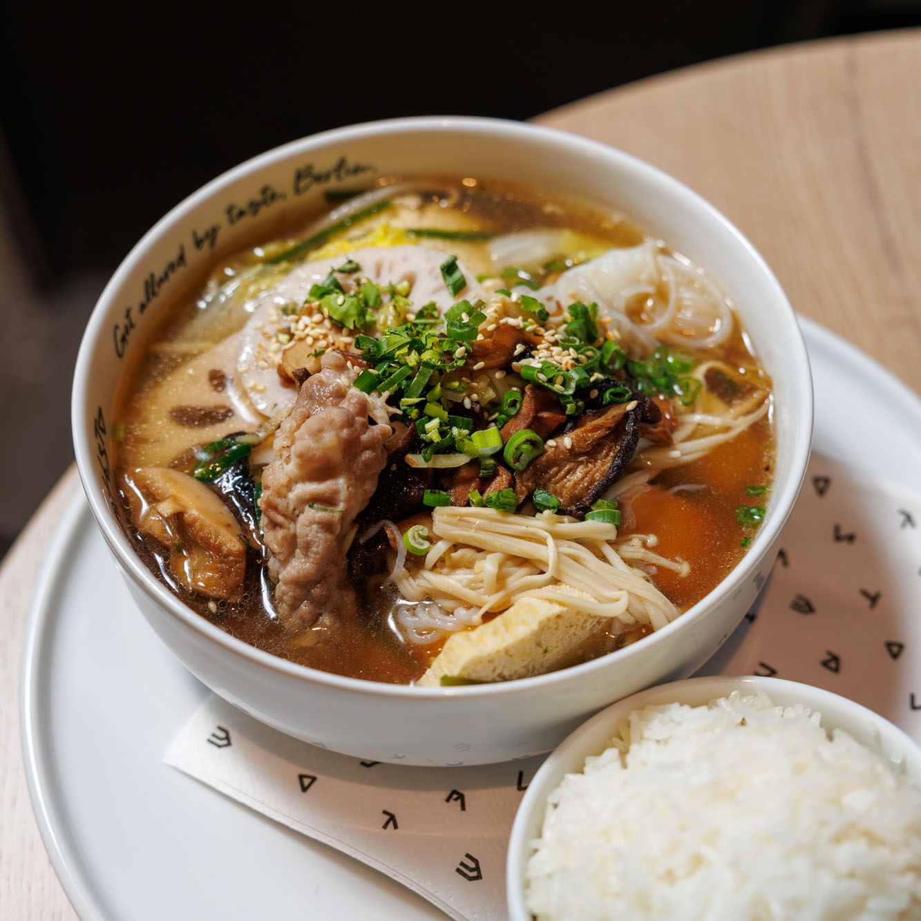 Mao Style Hotpot