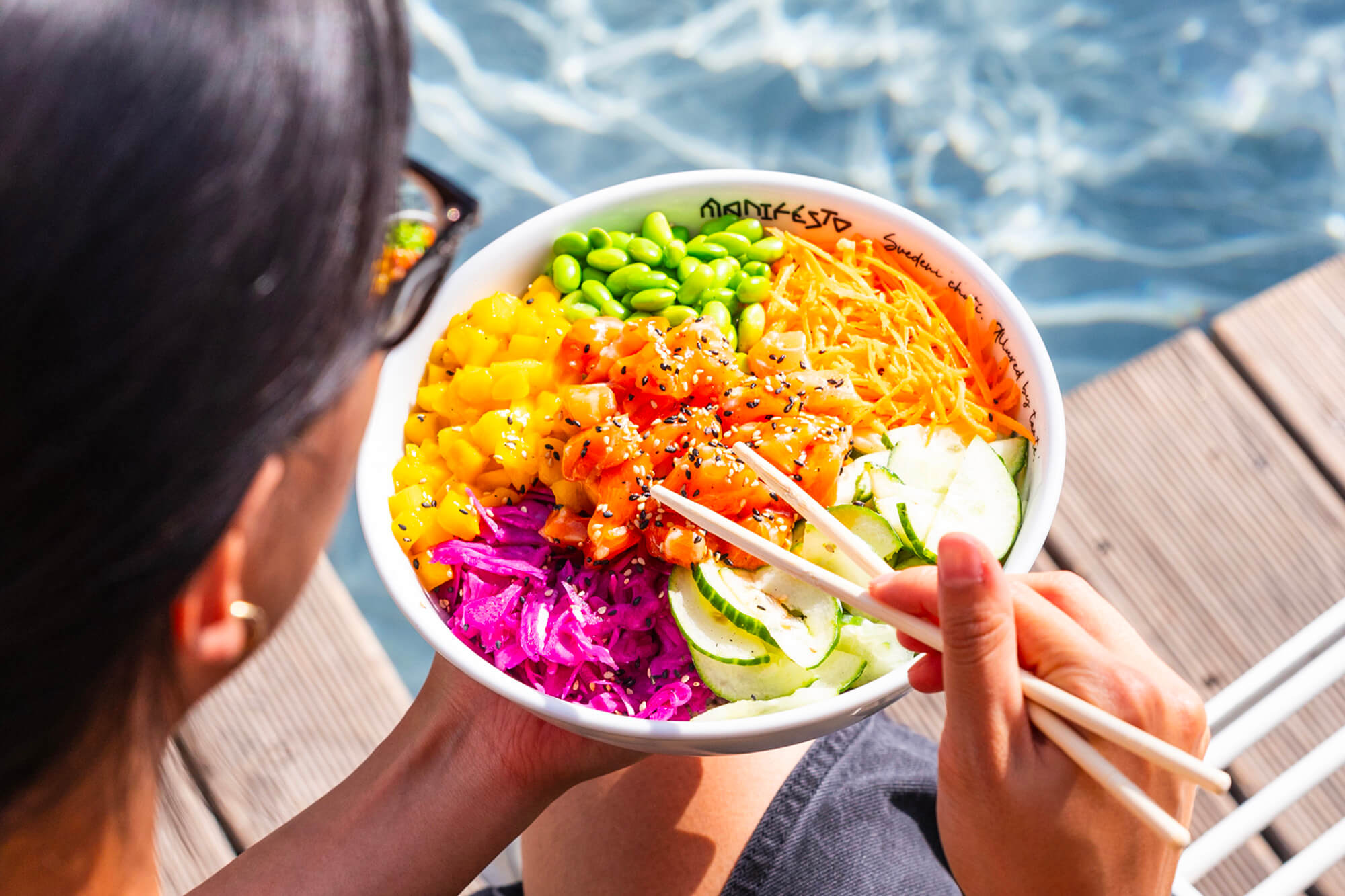 Poke bowls v Manifestu: Superpotraviny, které vám zlepší náladu v každém soustu
